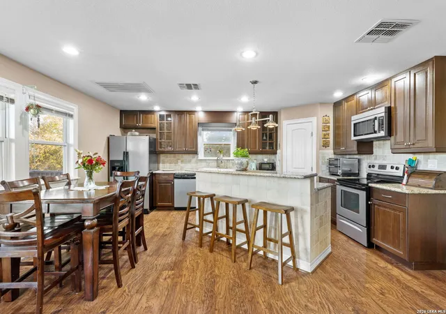 Photo 3 of Single family home for sale at 556 Apollo Dr, Canyon Lake, TX 78133 | MLS# 1899322 | Listing updated on 2026-08-21