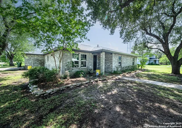 Photo 2 of Single family home for sale at 1206 Johnson, Woodsboro, TX 78393 | MLS# 1902173 | Listing updated on 2026-07-19