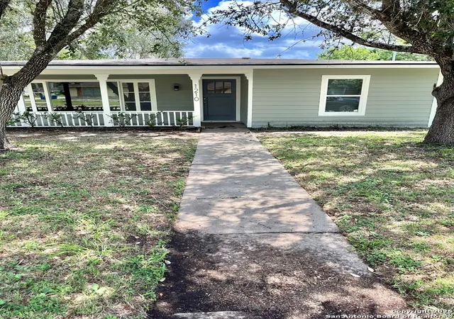 2nd image of 1210 N Polk, Beeville, TX 78102 | MLS# 1902966