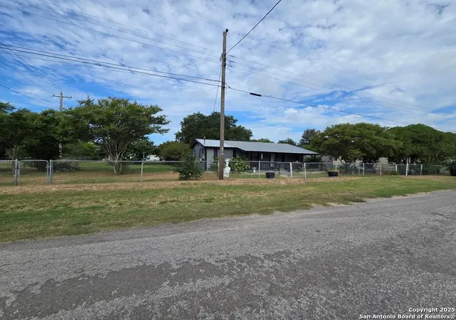 21st image of 206 Commerce, Pettus, KY 78146 | MLS# 1902967