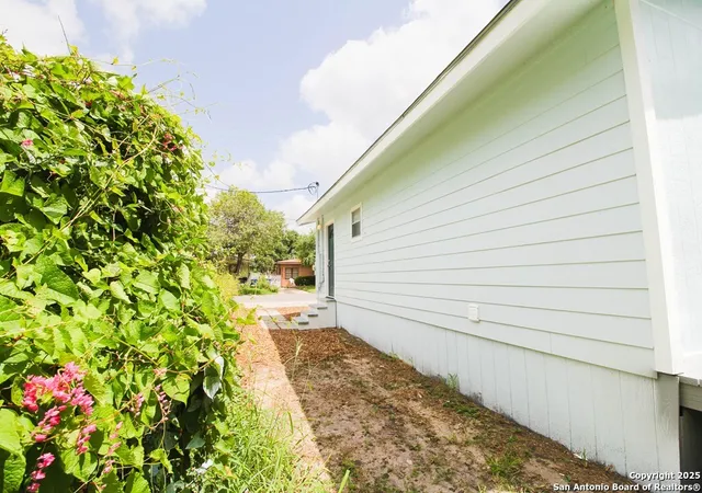 14th image of 805 Stamper, Beeville, TX 78102 | MLS# 1903160