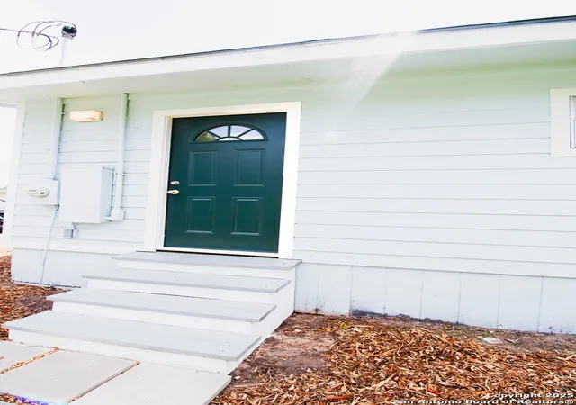 4th image of 805 Stamper, Beeville, TX 78102 | MLS# 1903160