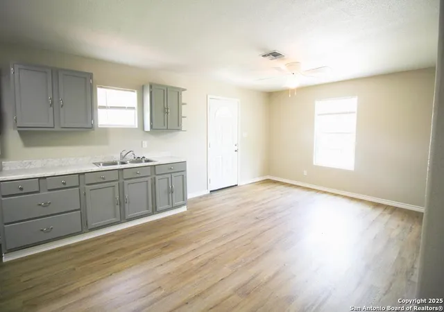 5th image of 805 Stamper, Beeville, TX 78102 | MLS# 1903160