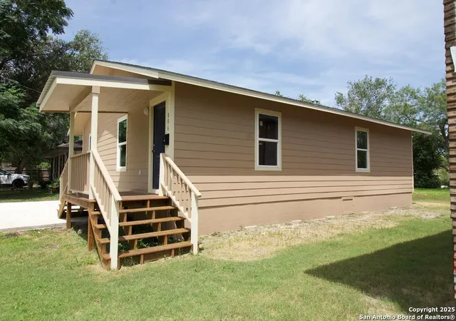 2nd image of 806 W Powell, Beeville, TX 78102 | MLS# 1903278