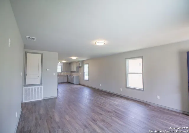 Photo 3 of Single family home for sale at 806 W Powell, Beeville, TX 78102 | MLS# 1903278 | Listing updated on 2026-07-14