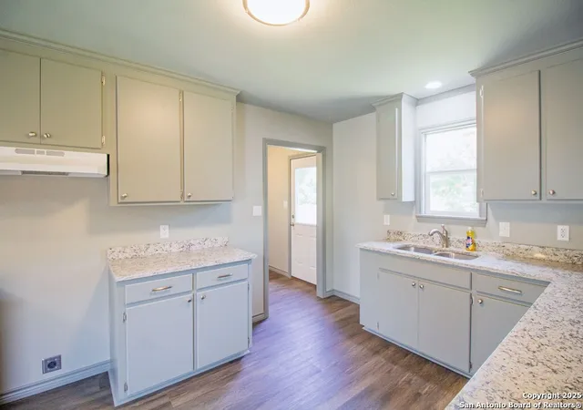 Photo 4 of Single family home for sale at 806 W Powell, Beeville, TX 78102 | MLS# 1903278 | Listing updated on 2026-07-14