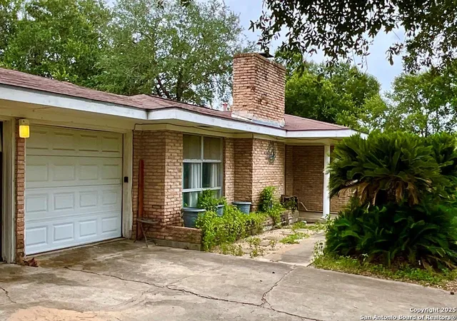2nd image of 1101 E Inez, Beeville, TX 78102 | MLS# 1903422