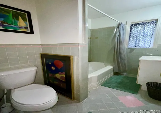 Photo 4 of Sale Pending at 1101 E Inez, Beeville, TX 78102 | MLS# 1903422 | Listing updated on 2025-12-29