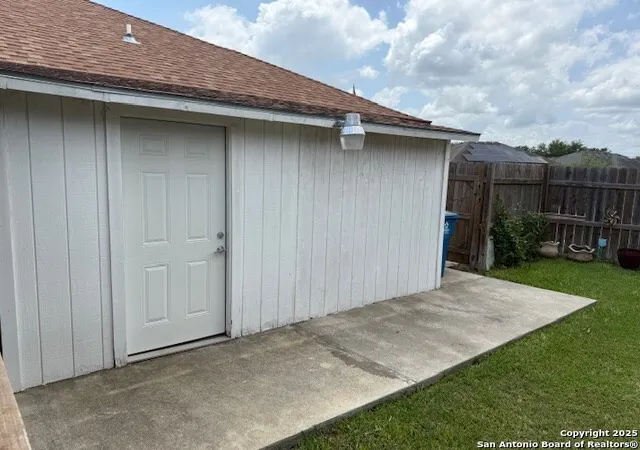 27th image of 1002 Blue Crest, Beeville, TX 78102 | MLS# 1904722