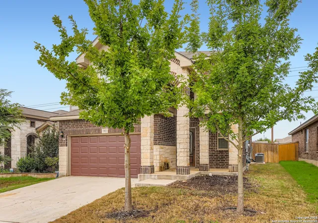 Photo 3 of Sale Pending at 9923 Bricewood Hl, San Antonio, TX 78254 | MLS# 1906476 | Listing updated on 2026-01-20