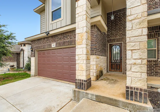 Photo 4 of Sale Pending at 9923 Bricewood Hl, San Antonio, TX 78254 | MLS# 1906476 | Listing updated on 2026-01-20