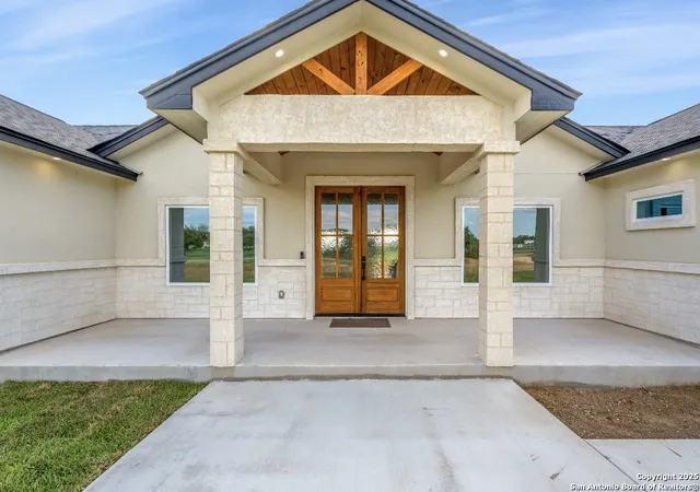 Photo 2 of Single family home for sale at 16211 County Road 350, San Antonio, TX 78223 | MLS# 1906490 | Listing updated on 2026-01-13