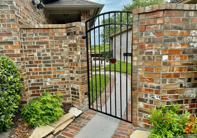 Photo 4 of Sale Pending at 6226 Garden Ct, Corpus Christi, TX 78414 | MLS# 1906511 | Listing updated on 2025-11-04