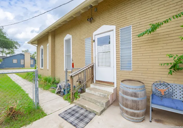 Photo 2 of Sale Pending at 301 Jefferson Dr, Devine, TX 78016 | MLS# 1906555 | Listing updated on 2026-08-28