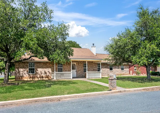 Photo 1 of Single family home for sale at 614 Tanya, Fredericksburg, TX 78624 | MLS# 1906566 | Listing updated on 2025-10-08