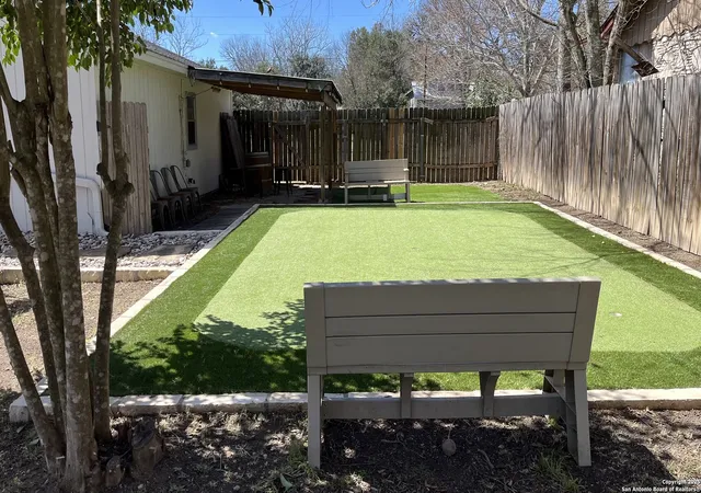 Photo 3 of Single family home for sale at 504 E Bandera, Boerne, TX 78006 | MLS# 1906582 | Listing updated on 2025-10-26