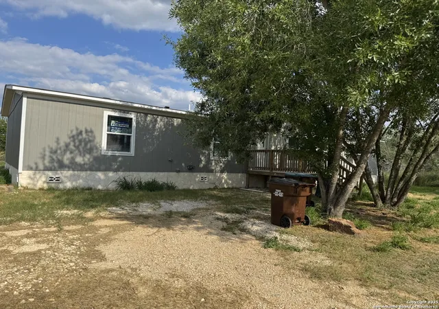 Photo 3 of Single family home for sale at 19124 Lagloria Road, Elmendorf, TX 78112 | MLS# 1906594 | Listing updated on 2025-12-31