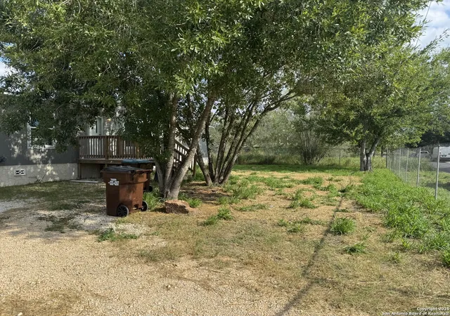Photo 4 of Single family home for sale at 19124 Lagloria Road, Elmendorf, TX 78112 | MLS# 1906594 | Listing updated on 2025-12-31