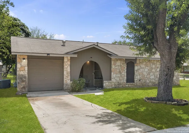 Photo 1 of Sale Pending at 3326 Easy Bnd Dr, San Antonio, TX 78217 | MLS# 1906621 | Listing updated on 2026-01-30