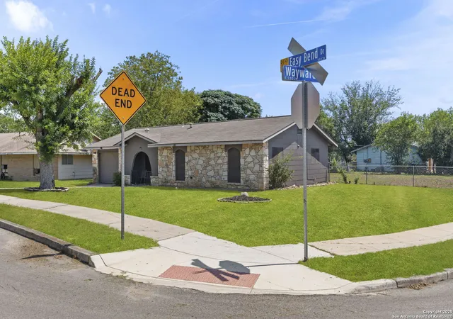 Photo 3 of Sale Pending at 3326 Easy Bnd Dr, San Antonio, TX 78217 | MLS# 1906621 | Listing updated on 2026-01-30