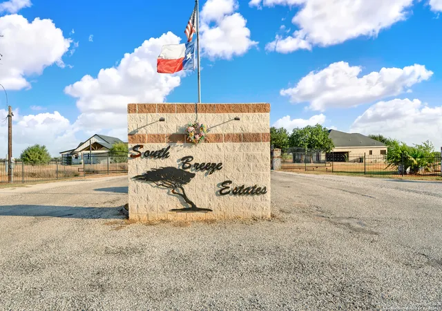 45th image of 180 Gentle Breeze, Floresville, TX 78114 | MLS# 1906639