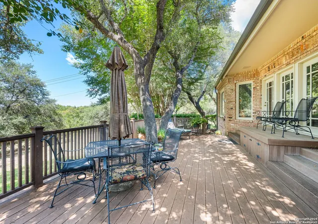 Photo 3 of Sale Pending at 115 Westcourt Ln, San Antonio, TX 78257 | MLS# 1906716 | Listing updated on 2026-01-23