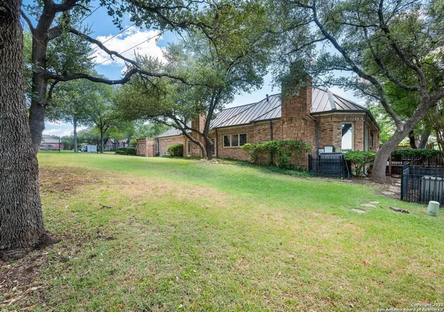 Photo 4 of Sale Pending at 115 Westcourt Ln, San Antonio, TX 78257 | MLS# 1906716 | Listing updated on 2026-01-23