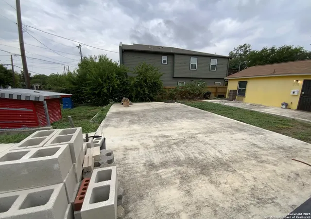 Photo 3 of Single family home for sale at 719 S Olive, San Antonio, TX 78203 | MLS# 1906753 | Listing updated on 2026-03-30