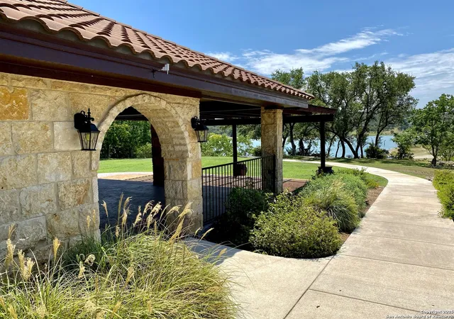 Photo 4 of Land for sale at 517 Cielo, Canyon Lake, TX 78133 | MLS# 1906770 | Listing updated on 2025-11-29