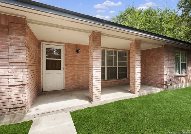 Photo 4 of Sale Pending at 4231 Woodburn, San Antonio, TX 78218 | MLS# 1906790 | Listing updated on 2026-01-21