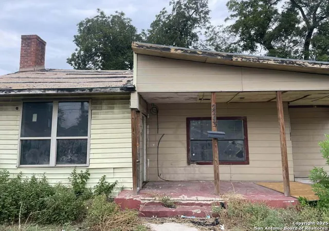 Photo 1 of Sale Pending at 2243 E Houston, San Antonio, TX 78202 | MLS# 1906840 | Listing updated on 2025-11-20