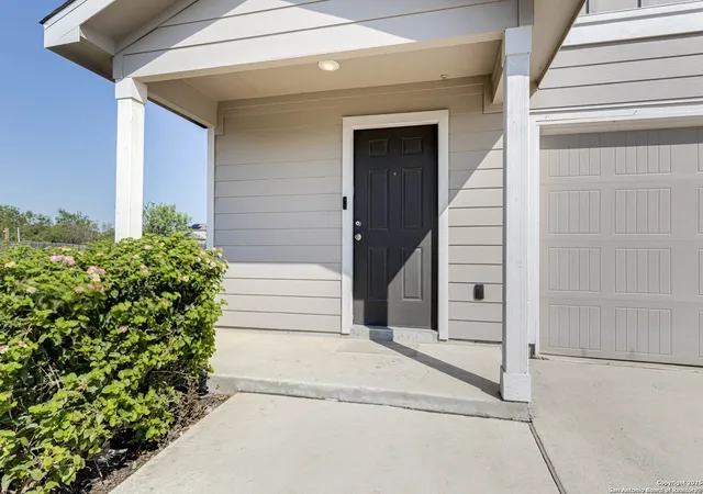 Photo 3 of Sale Pending at 751 Ambush Ridge, San Antonio, TX 78220 | MLS# 1906931 | Listing updated on 2026-01-22