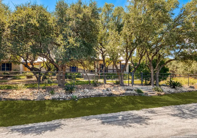 Photo 2 of Sale Pending at 520 Lantana Ridge, Spring Branch, TX 78070 | MLS# 1906944 | Listing updated on 2026-01-13