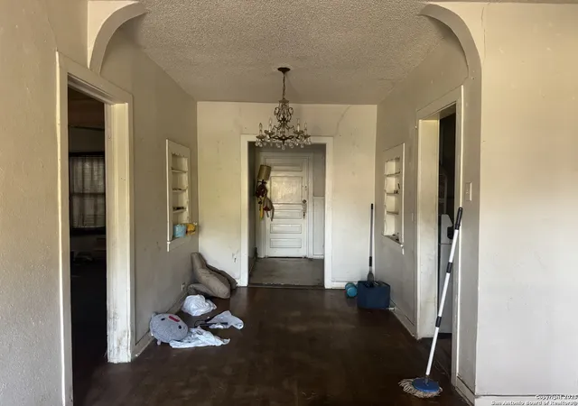 3rd image of 2106 Lee Hall, San Antonio, TX 78201 | MLS# 1906954