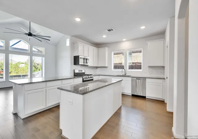 Photo 3 of Single family home for sale at 1022 Cherrystone Loop, Buda, TX 78610 | MLS# 1906963 | Listing updated on 2025-11-12