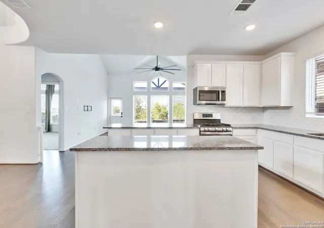 Photo 4 of Single family home for sale at 1022 Cherrystone Loop, Buda, TX 78610 | MLS# 1906963 | Listing updated on 2025-11-12