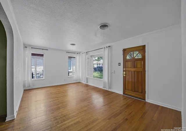 Photo 3 of Sale Pending at 542 Channing, San Antonio, TX 78210 | MLS# 1906991 | Listing updated on 2025-11-22