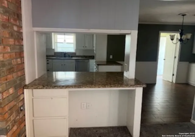 Photo 4 of Single family home for sale at 317 N Madison, Madisonville, TX 77864 | MLS# 1907008 | Listing updated on 2025-10-18