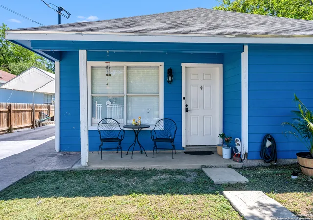 Photo 2 of Sale Pending at 248 N San Felipe, San Antonio, TX 78237 | MLS# 1907087 | Listing updated on 2025-10-21
