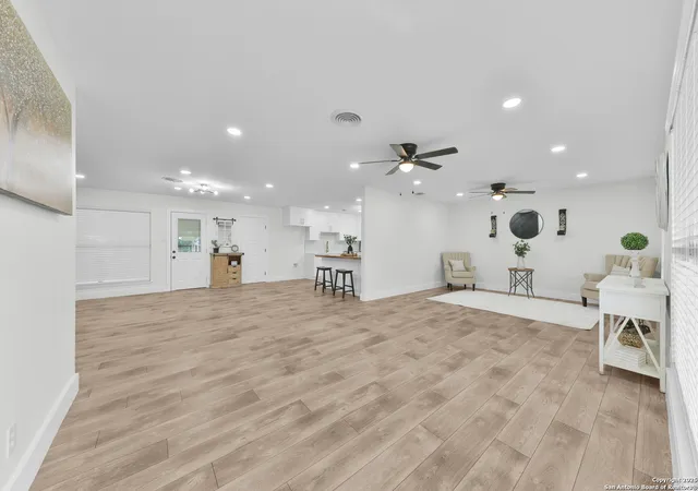 4th image of 3930 Maxine Dr, San Antonio, TX 78228 | MLS# 1907123