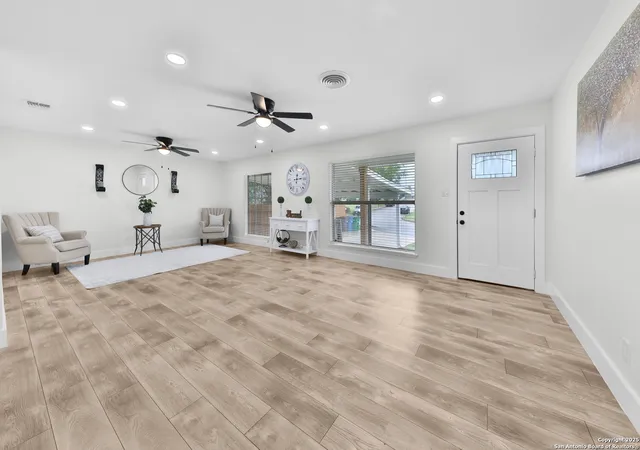5th image of 3930 Maxine Dr, San Antonio, TX 78228 | MLS# 1907123