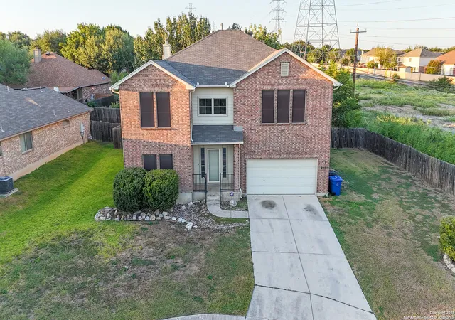 Photo 4 of Single family home for sale at 9207 Larsons, Helotes, TX 78023 | MLS# 1907127 | Listing updated on 2025-09-22