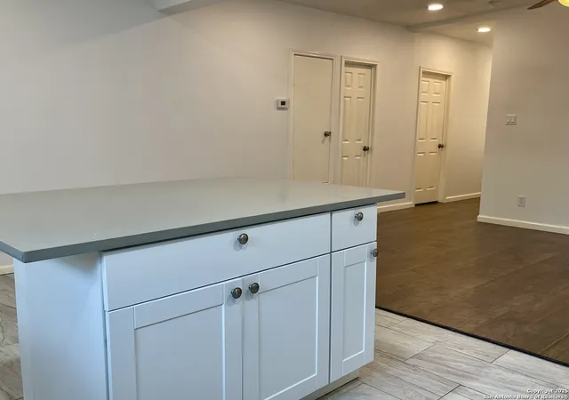 Photo 4 of Single family home for sale at 1034 Elsmere Pl, San Antonio, TX 78201 | MLS# 1907143 | Listing updated on 2025-11-11