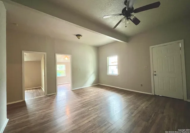 Listing Photo 5 - Condo for sale in building located at 1309 Keats, San Antonio, TX 78211