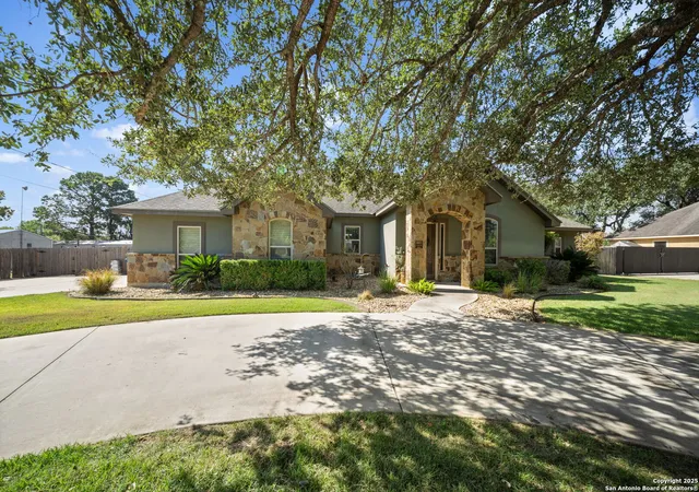 Photo 2 of Sale Pending at 1601 Clover Ridge, Pleasanton, TX 78064 | MLS# 1907150 | Listing updated on 2026-02-05
