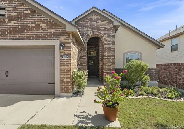 Photo 2 of Sale Pending at 26018 Cyn Wren, San Antonio, TX 78260 | MLS# 1907153 | Listing updated on 2025-10-10