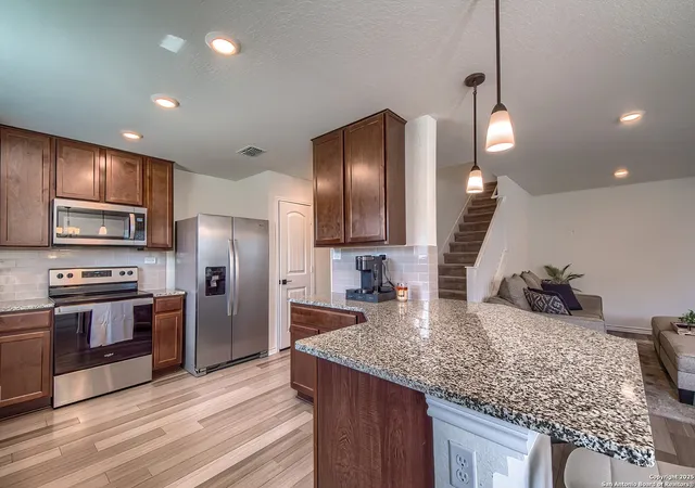 Photo 4 of Sale Pending at 6522 Cibolo Springs, Converse, TX 78109 | MLS# 1907159 | Listing updated on 2025-12-28