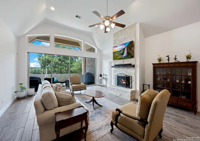 3rd image of 581 Vale, New Braunfels, TX 78132 | MLS# 1907172