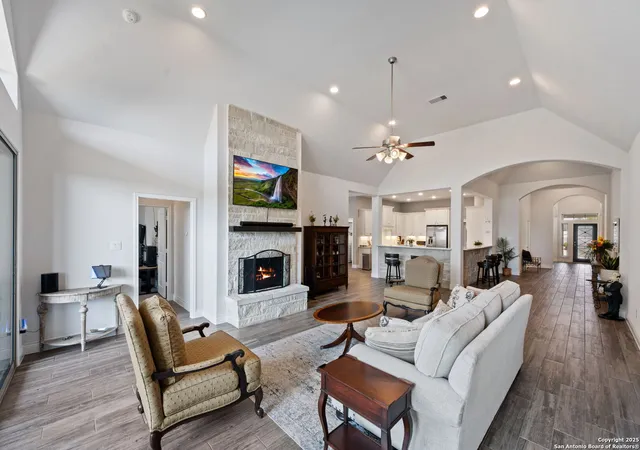 4th image of 581 Vale, New Braunfels, TX 78132 | MLS# 1907172