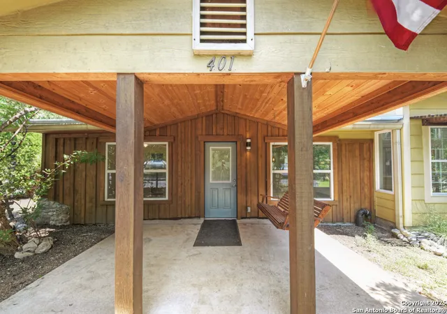 Photo 3 of Sale Pending at 401 James, Boerne, TX 78006 | MLS# 1907179 | Listing updated on 2025-11-19